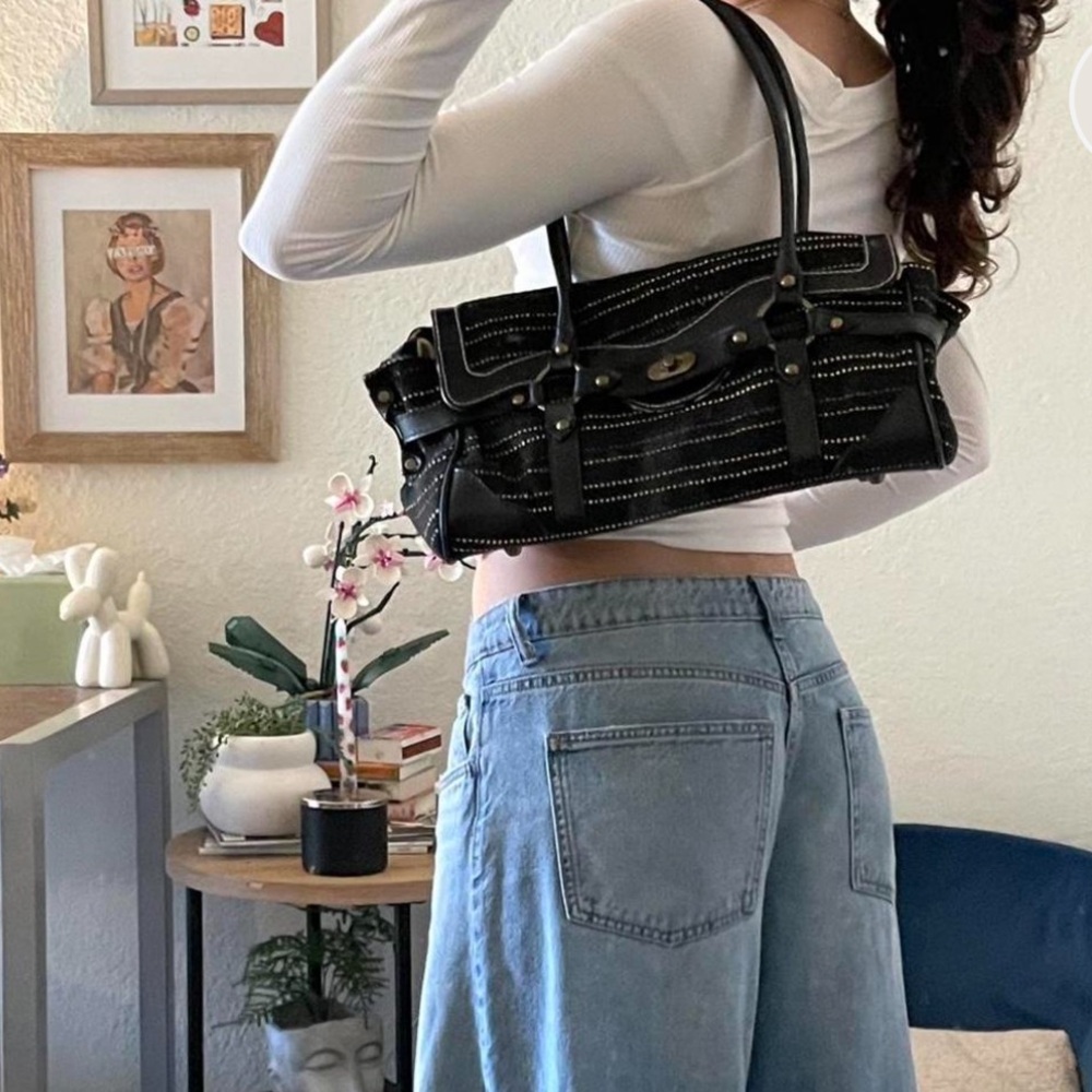 Black shoulder bag
